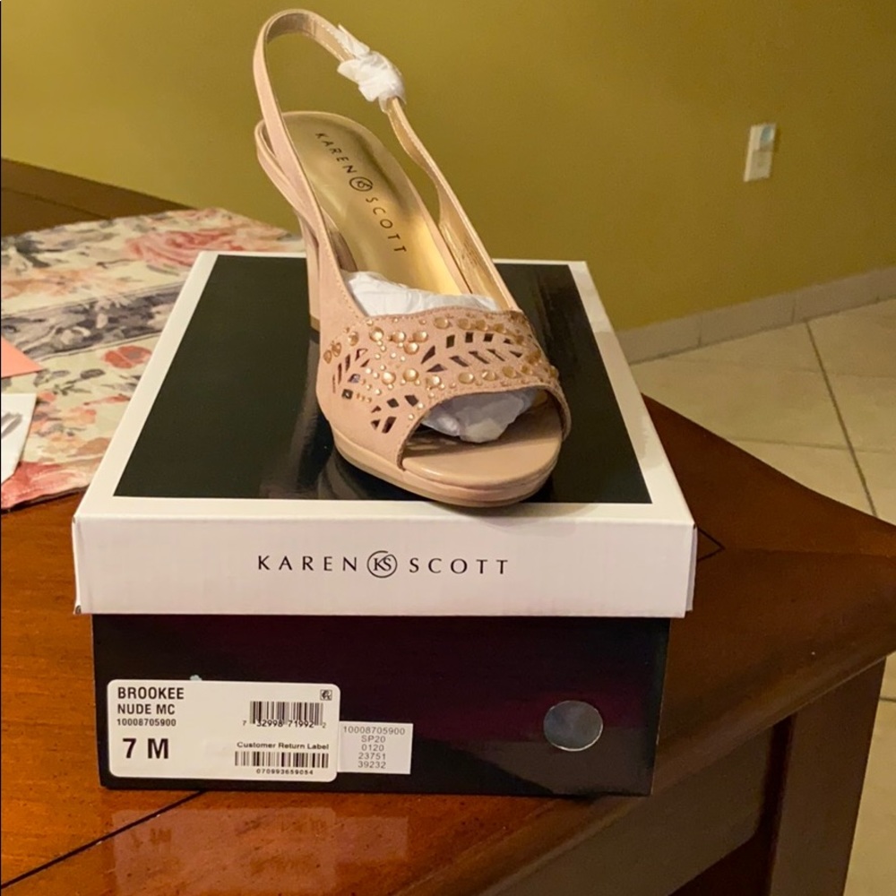 Karen Scott Shoes